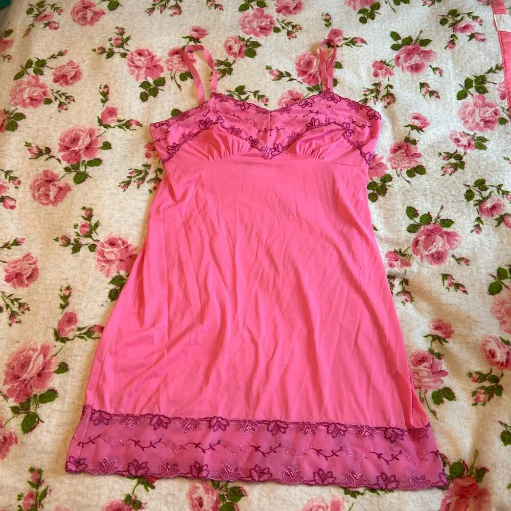 1960s Queentex babydoll hot pink embroidered slip dress! - Picture 15 of 15